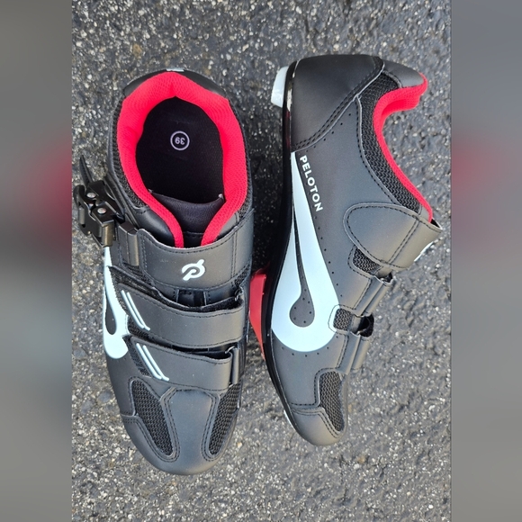 Peloton Black Cycling Shoes with Red Interior-Size 8 - Picture 4 of 6